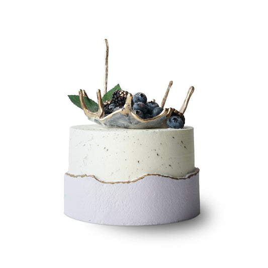 Alice in Wonderland Cake – Whimsical Crown of Berries